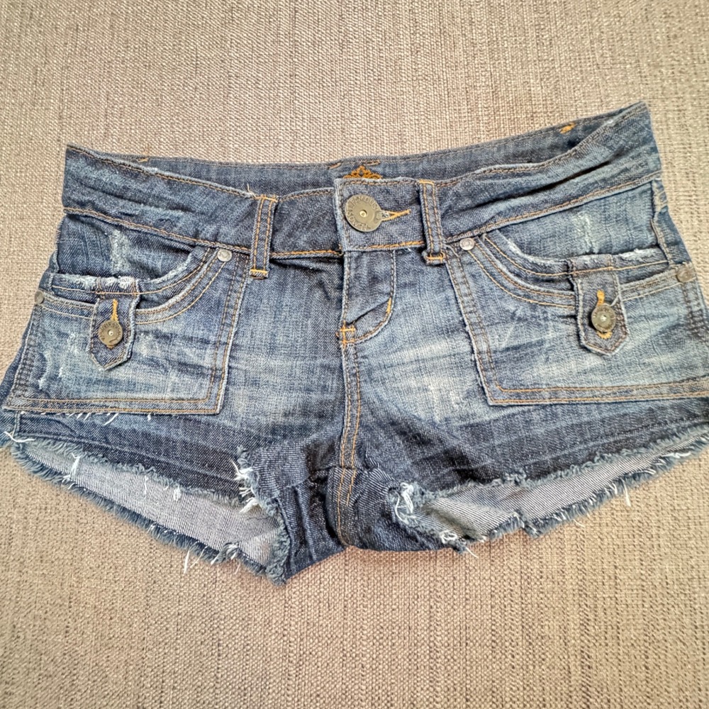 Almost Famous Womens Dark Wash Distressed Denim Cut Off Shorts Size 7 Hot Pants